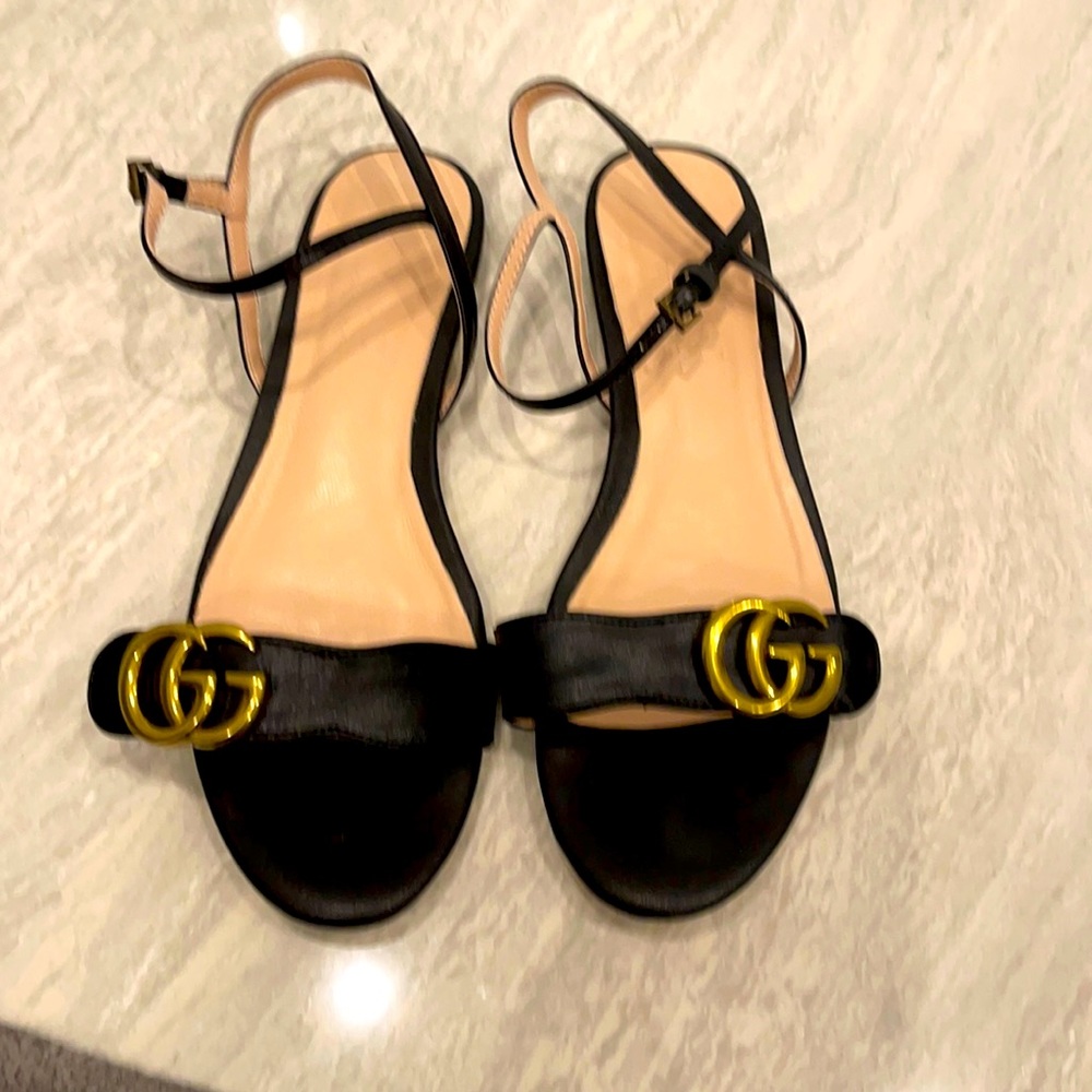 GG SANDALS BLACK GREAT CONDITION
